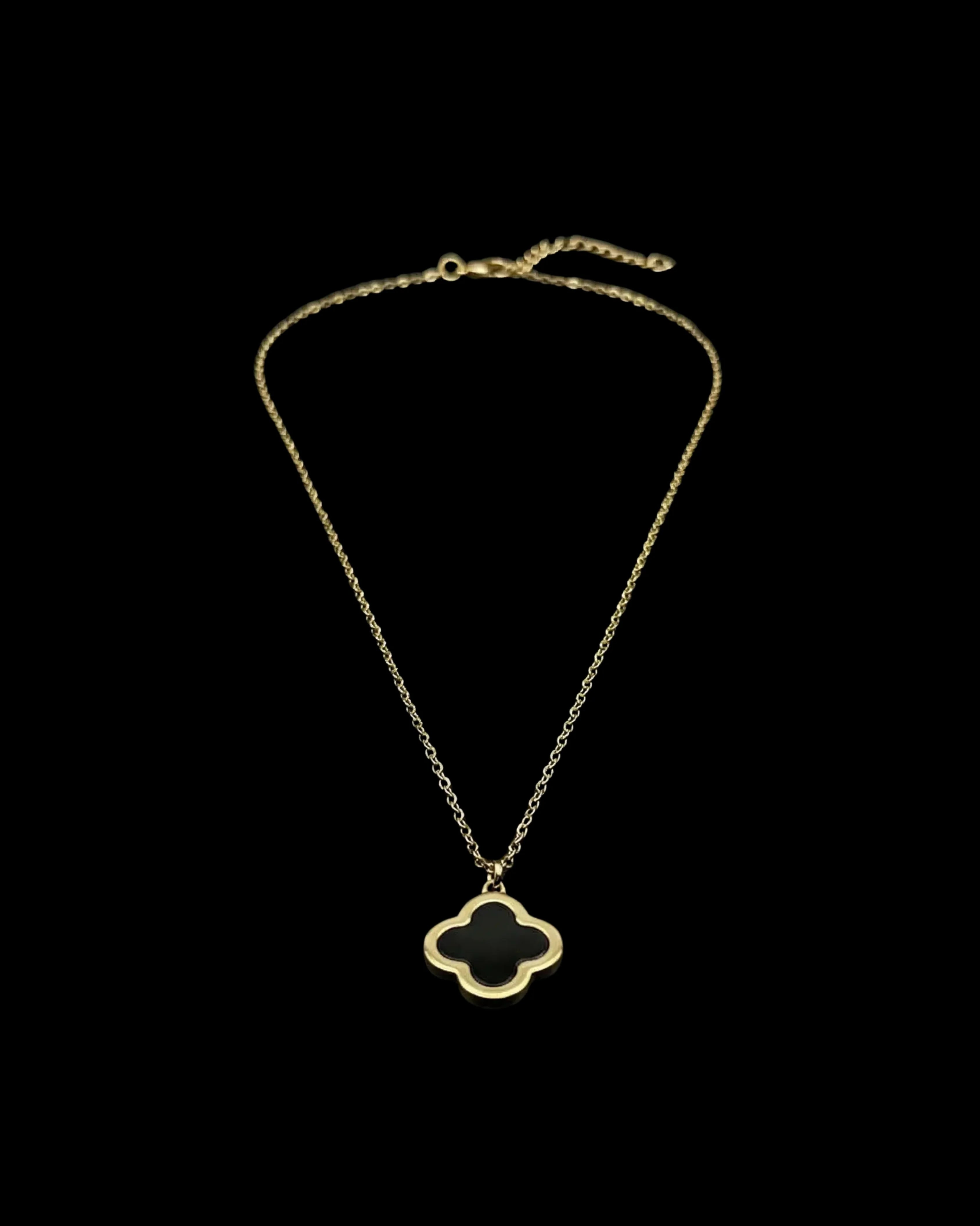 Clover Pendant (Black)